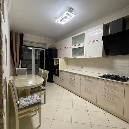 апартаменти. *